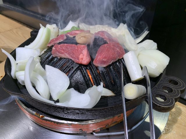 札幌　札幌名物ジンギスカン　先ずは、だるまへ❗️