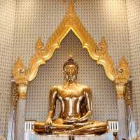 พระพุทธรูปทองคำบริสุทธิ์ที่มีขนาดใหญ่ที่สุดในโลก