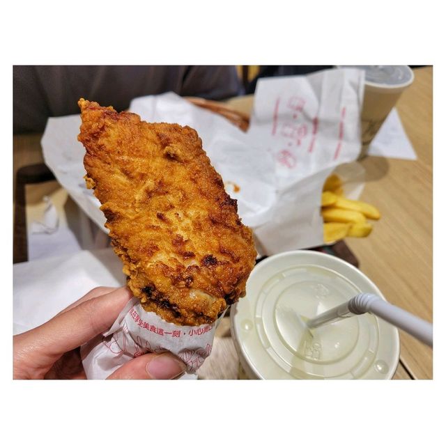 櫻花樹下食漢堡。Mos Burger 健威坊 櫻花樹下食漢堡。Mos Burger 健威坊