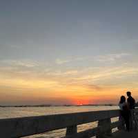 เกาะลอย (จ.ชลบุรี)