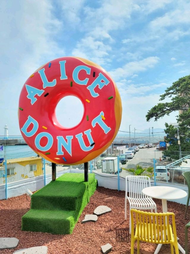 부산 청사포카페 앨리스도넛🍩귀여운 포토존이 있어요♥️