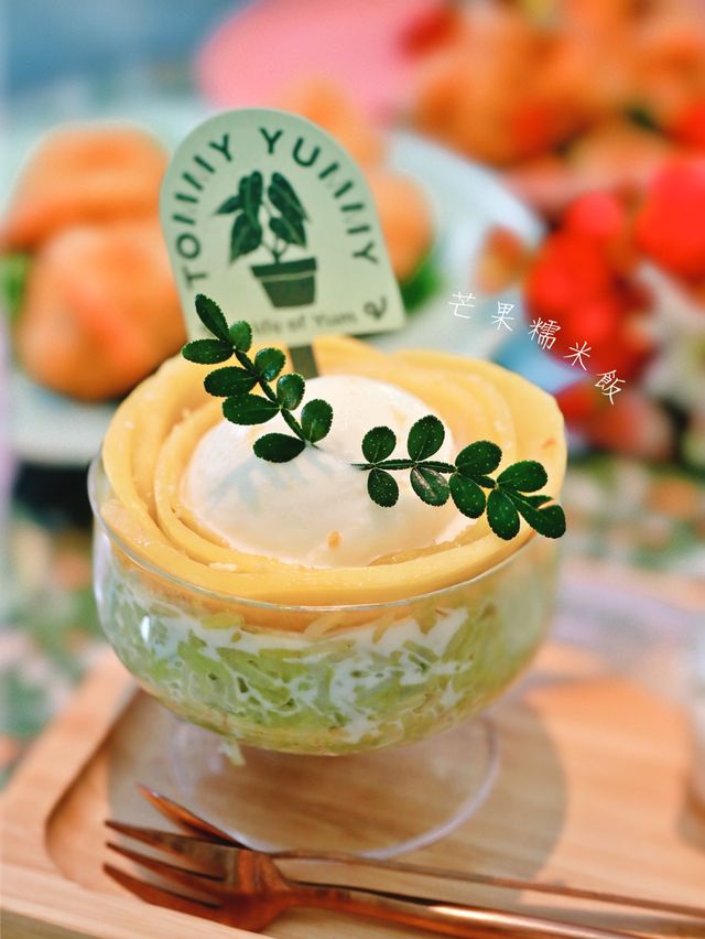 森林系泰式打卡餐廳-色香味俱全  一間朋友好想去嘅餐廳 奈何中午無得訂位，每次都要walk in 等位 而且靚嘅打卡座位都好搶手😄  職員都好好盡量幫你安排 打卡位在室外玻璃屋內，即有冷氣但曬😛 