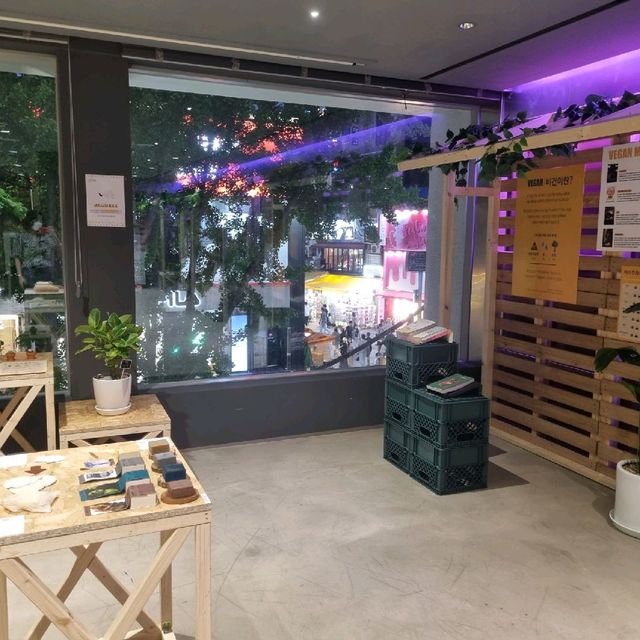 홍대 청춘마루에서 진행되는 ESG전시회