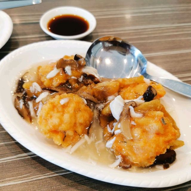 มาทานอาหารจีนรสดั้งเดิมที่ พูลสินภัตตาคาร กัน 😋