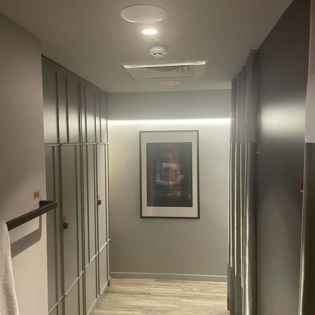 享受club風格卻不擔心吵鬧的地下豪華空間。