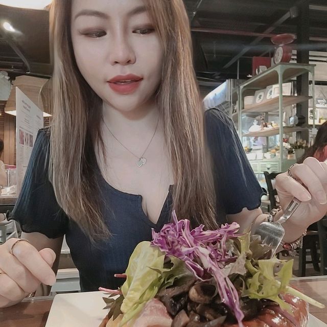 Knots Cafe & Living - Natrual dining