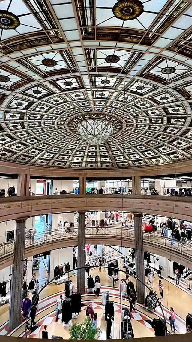 Stunning interior hiding in clothing shop