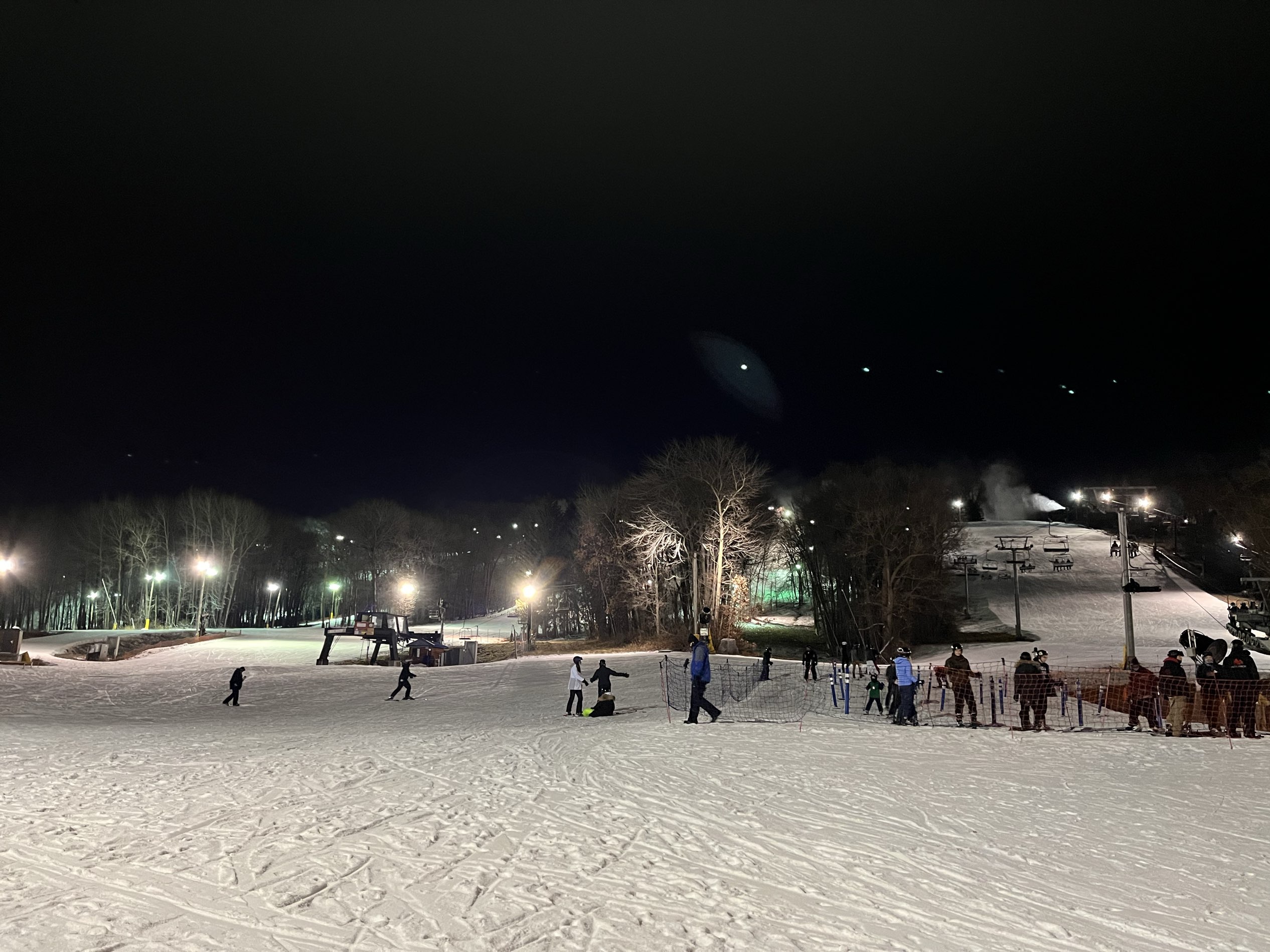 Getting There - Uber from Wisconsin Dells
Attractions - Night skii
Hotels - Riverside Airbnb 
Food & Restaurants - downtown 
Shopping - downtown 
#christmasgiveaway