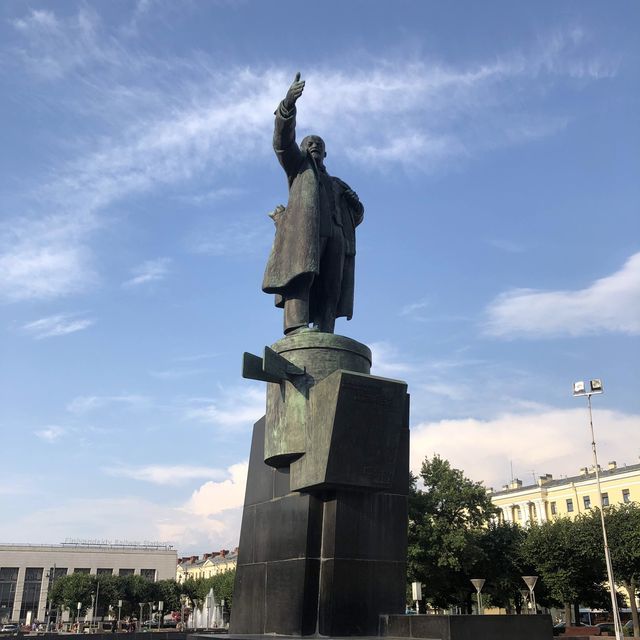 핀란드 역을 수호하고 있는 그는 누구인가~~? 그는 바로 블라디미르 레닌!!