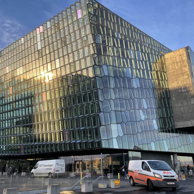 🇮🇸冰島遊記 Harpa ~ 獨特的蜂窩狀玻璃文化地標