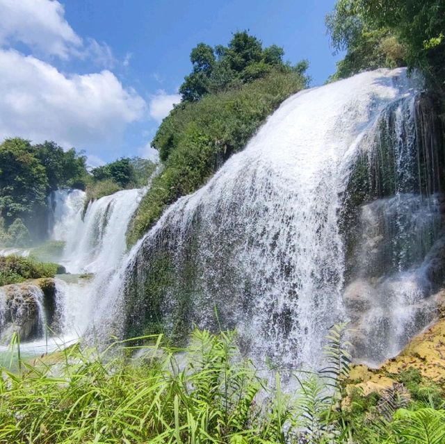 Stunning Detian Falls and Mountain Stroll 