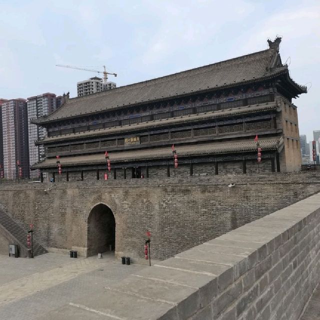 Bicycle ride on Xi'an Wall