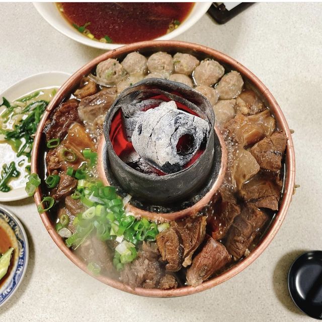 清真恩德元餃子館 🖌 香味四溢的牛肉火鍋🍲
