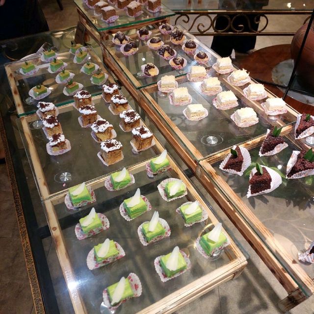 Lunch Buffet at 'The Cafe', Cambridge Hotel
