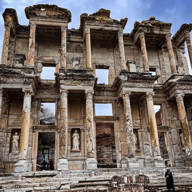 Ephesus In Izmir – One Of The Seven Wonders