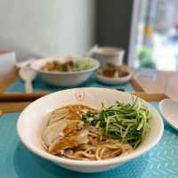 ［新竹/東區］ 墨竹亭｜燃麵本家 新竹金山店🎋｜金山街平價美食 竹科上班族午餐 晚餐的好選擇🐾 -