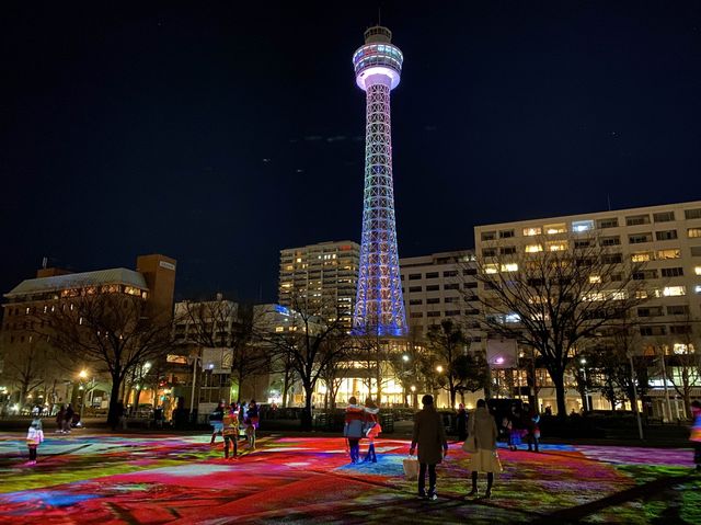 神奈川・横浜。かつては灯台としても活躍『横浜マリンタワー』