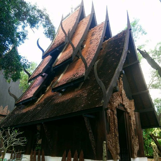 อาคารทรงแปลกตา@บ้านดำ