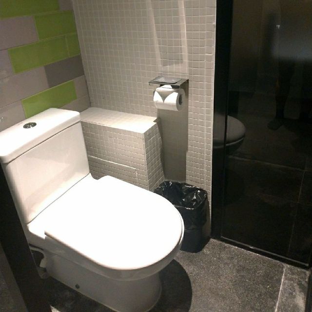 葵涌工廠區的隱蔽清新酒店