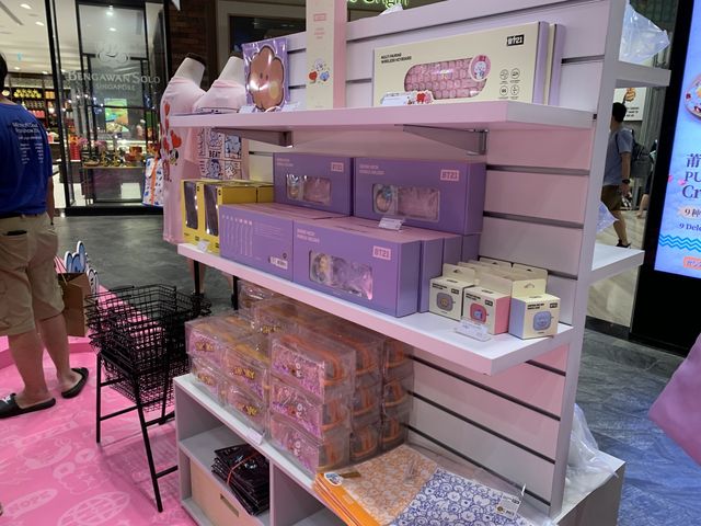 Cute BT21 pop up store 😍! 