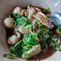 ร้าน ก๋วยเตี๋ยว ซอย 4
