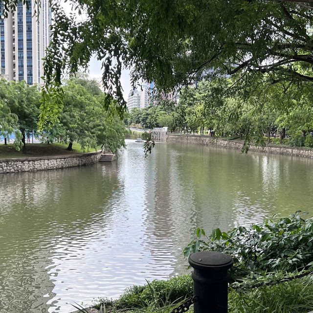 clean and great park with a green view along the river!! 