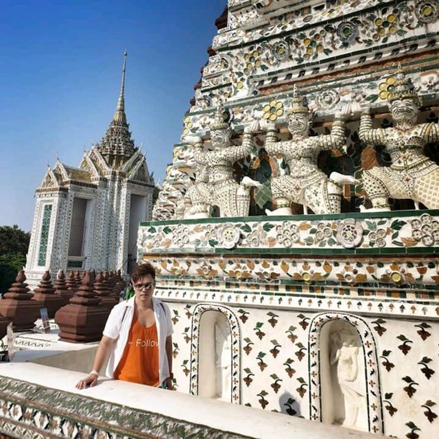 สัญลักษณ์ของ กรุงเทพฯ ที่อยู่บนฝั่งธนบุรี