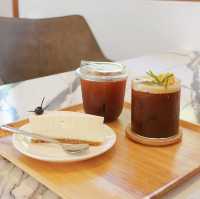 Red Temp Coffee  คาเฟ่หอคอยริมทะเลบางแสน