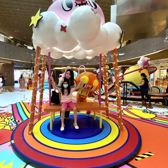 七彩繽紛出走夏日遊樂園