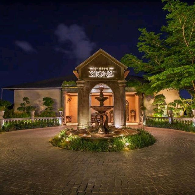 SLIPPERY STONE RESTAURANT - BALI