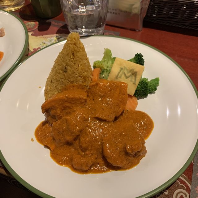 迪士尼大冒險家餐廳入面既半自助餐