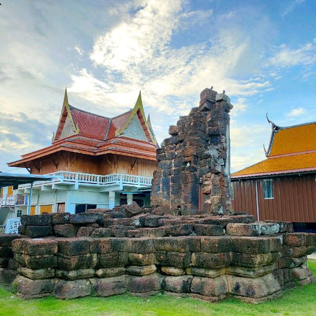 วัดกำแพงแลง