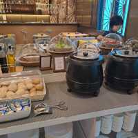 "銅鑼灣栢麗酒店半自助午餐"