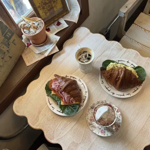 韓国/ソウル【延南洞】ヨーロッパの雰囲気がかわいい🤎ベーカリーカフェ