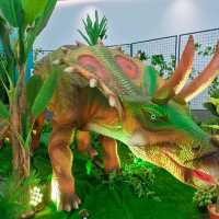 พาเด็กๆ ไปตะลุยJurassic Dinosaur ที่ ICONSIAM 