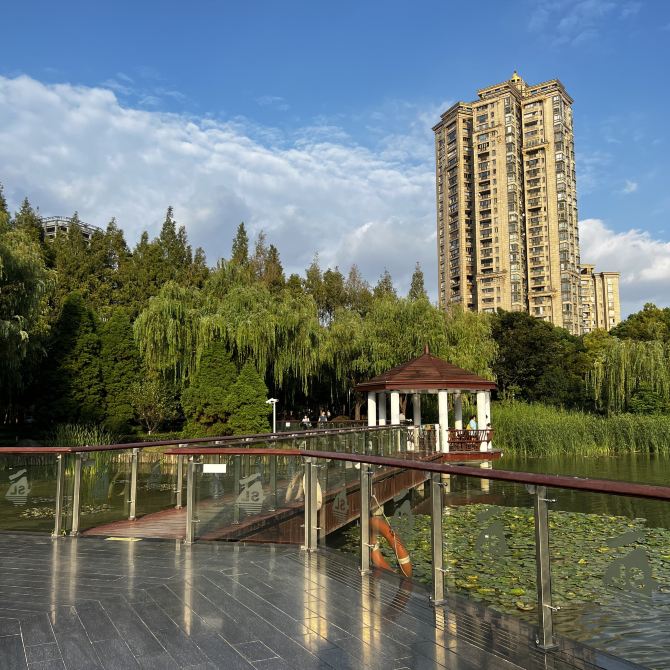 A Very Lively Park in Hongqiao Area Florida Travelogues