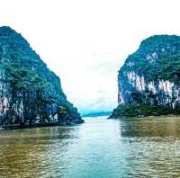 The Beautiful Islets in Ha long Bay!