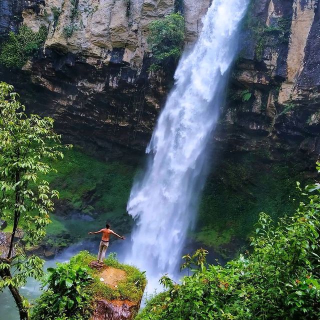 air terjun putri malu