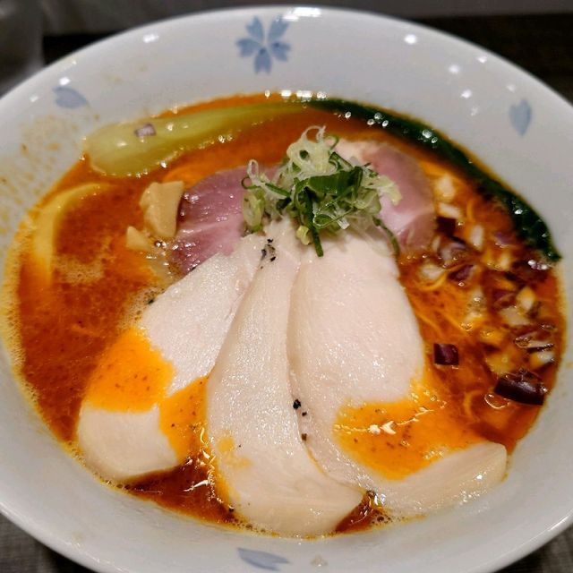 麵屋ZURU / 麵や ズル

-就目前而言，願稱你為林口長庚附近雞湯系拉麵最強！