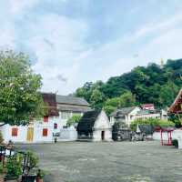 Largest Buddhist temple In luang prabnag 