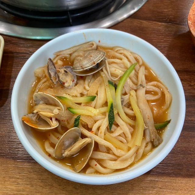 여름 이열치열 공주시 “전통궁중칼국수”