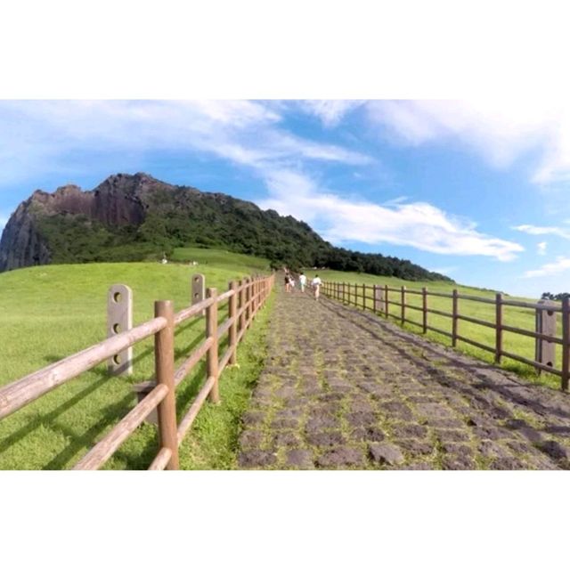 เดินขึ้นมาชมวิวสวยๆ บนยอดเขาซองซา ⛰️🌳🌿🍃