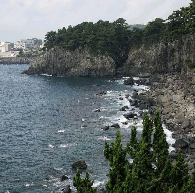 제주 3대 폭포 '정방폭포'