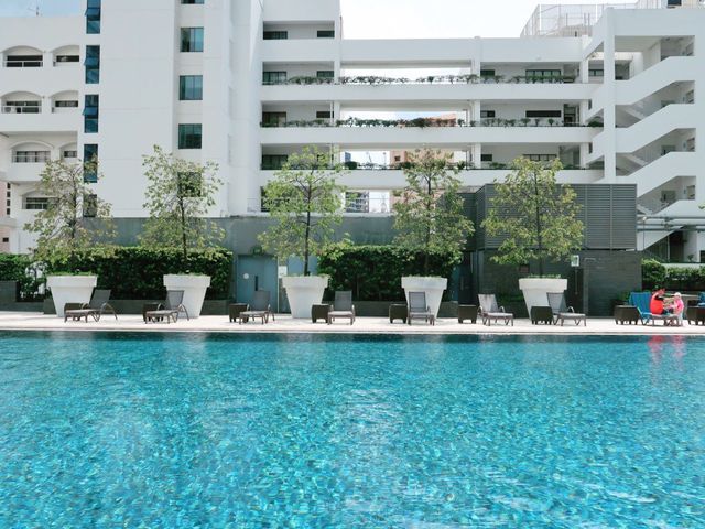 Turquoise swimming pool at Orchard Hotel