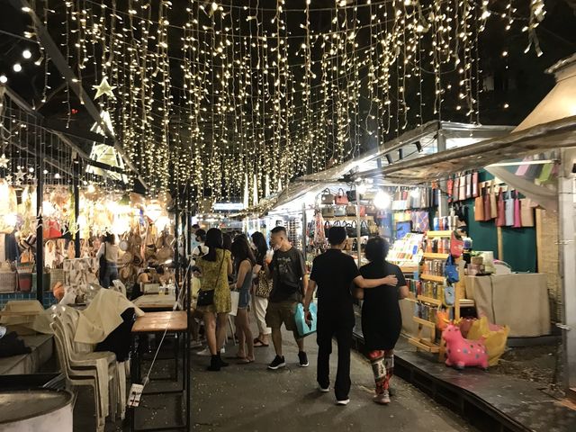 먹거리, 볼거리 가득한 방콕 아트박스 야시장 