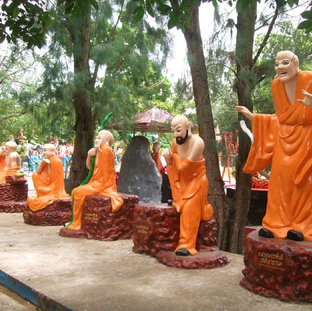 เที่ยววัดม่วง พระองค์ใหญ่ที่สุดในโลก ดูหุ่นปั้น