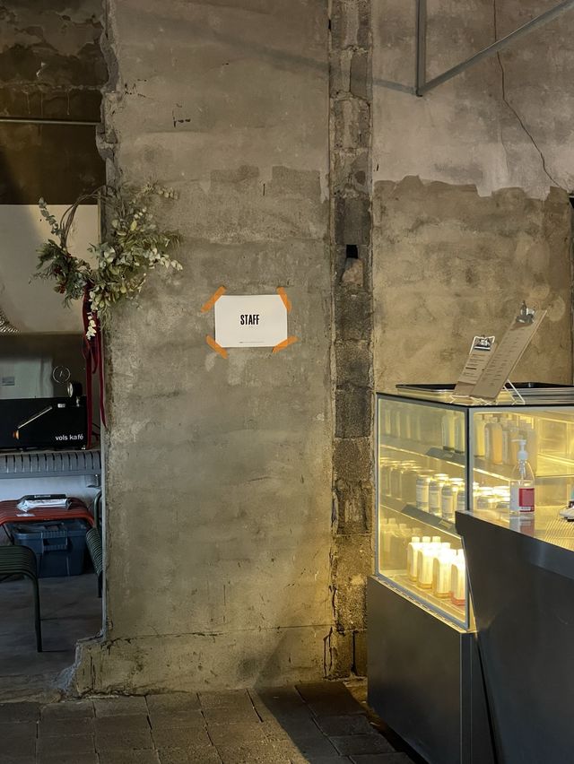 < 제주 카페 > 투박한 외관 속 빈티지 인테리어가 매력적인 밀크티 맛집, vols kafe 볼스카페