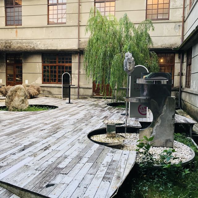 綠意盎然🌳🌿松山文創園區 Songshan Cultural and Creative Park
