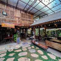 ร้านอาหารริมลำธาร  แม่ลาย เชียงใหม่