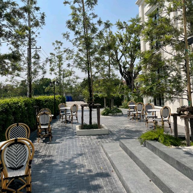 GIVEN COFFEE& BISTRO